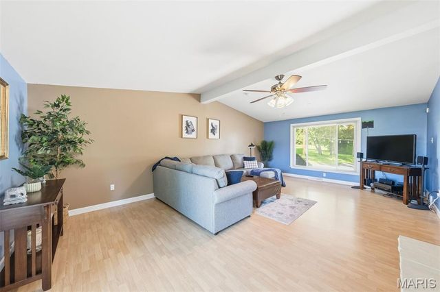 12125 Old Saint Charles Road, Bridgeton, MO 63044