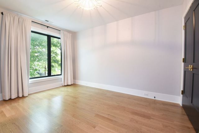 3644 N Bosworth Avenue, Chicago, IL 60613