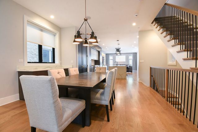 3644 N Bosworth Avenue, Chicago, IL 60613