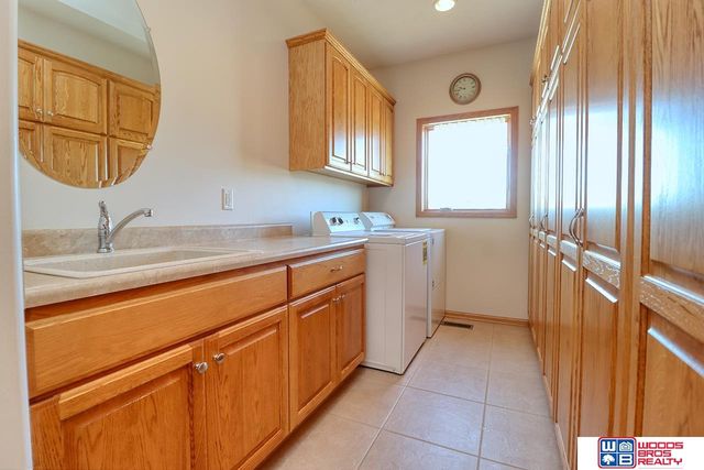 1900 N 129th Street, Lincoln, NE 68527