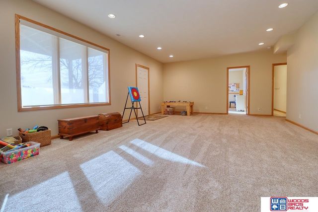 1900 N 129th Street, Lincoln, NE 68527