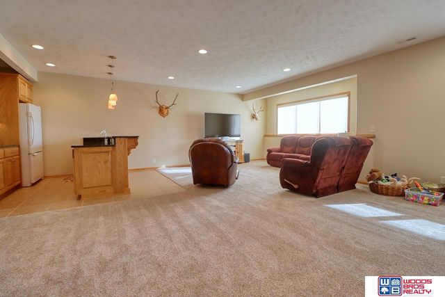 1900 N 129th Street, Lincoln, NE 68527