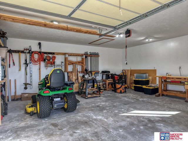 1900 N 129th Street, Lincoln, NE 68527