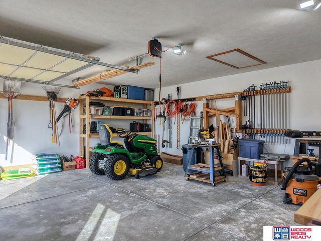 1900 N 129th Street, Lincoln, NE 68527