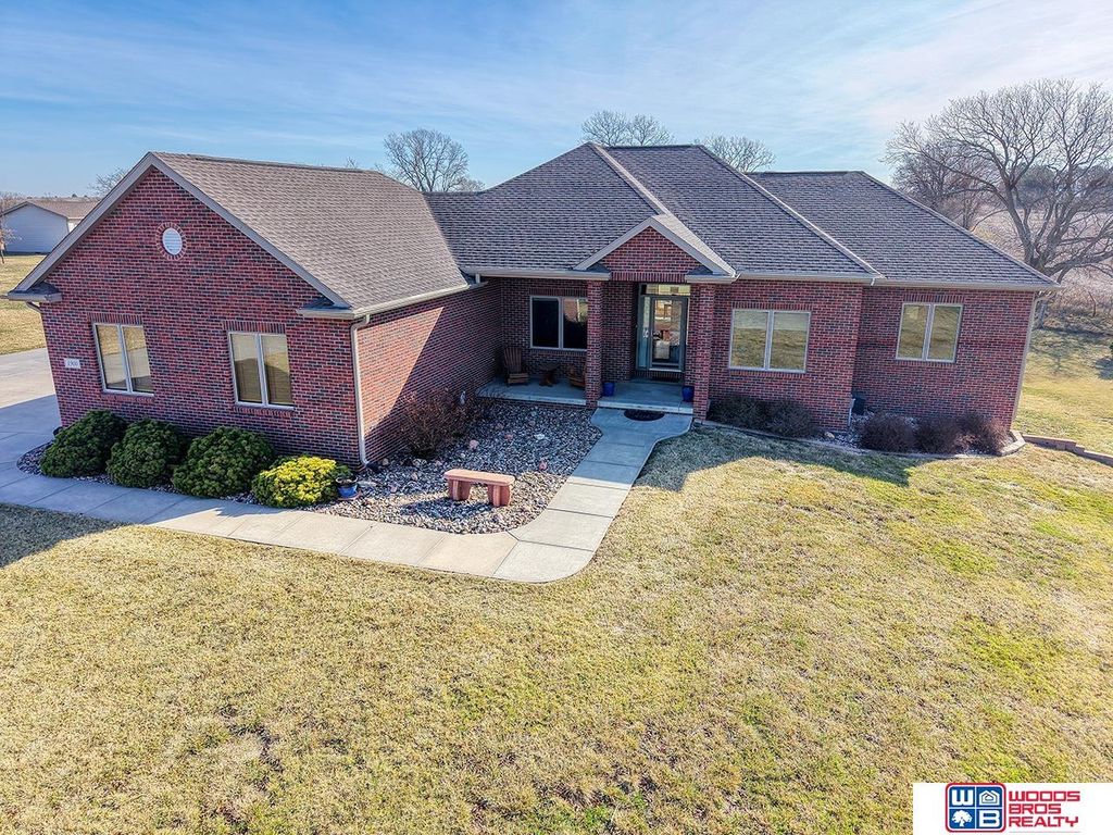 1900 N 129th Street, Lincoln, NE 68527