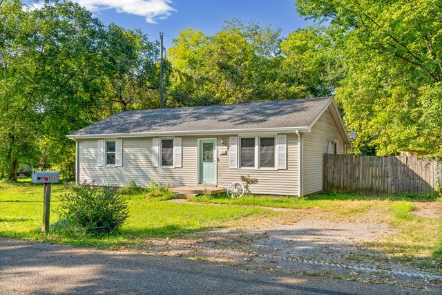133 W Rossview Rd, Clarksville, TN 37040