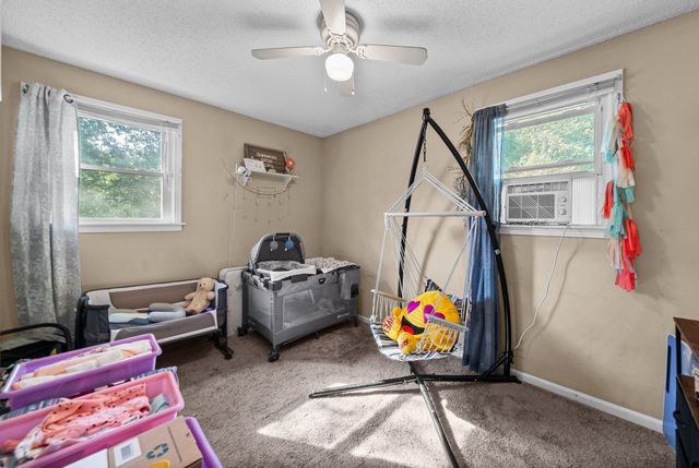 133 W Rossview Rd, Clarksville, TN 37040