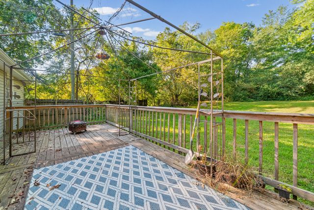 133 W Rossview Rd, Clarksville, TN 37040