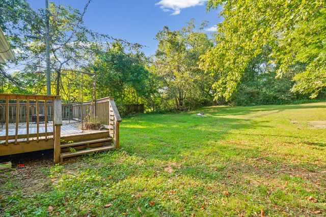 133 W Rossview Rd, Clarksville, TN 37040