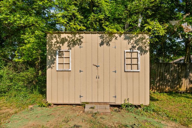 133 W Rossview Rd, Clarksville, TN 37040