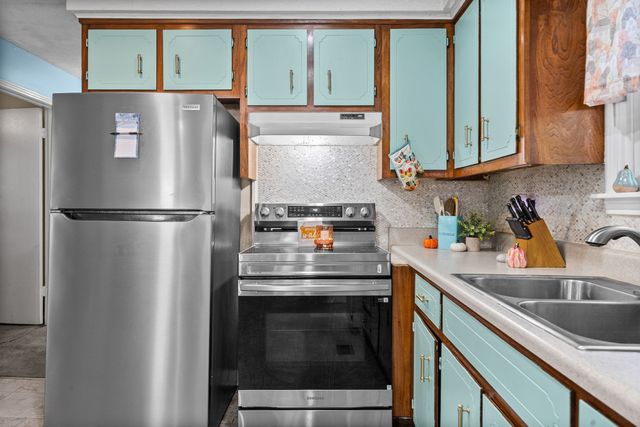 133 W Rossview Rd, Clarksville, TN 37040
