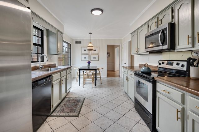 8138 W PINE CREEK CRK, Germantown, TN 38138