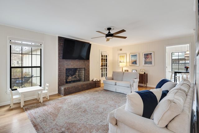 8138 W PINE CREEK CRK, Germantown, TN 38138