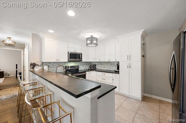 14575 Moravian Manor Circle, Sterling Heights, MI 48312