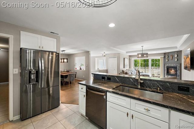 14575 Moravian Manor Circle, Sterling Heights, MI 48312