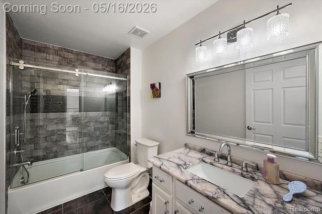 14575 Moravian Manor Circle, Sterling Heights, MI 48312