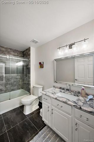 14575 Moravian Manor Circle, Sterling Heights, MI 48312
