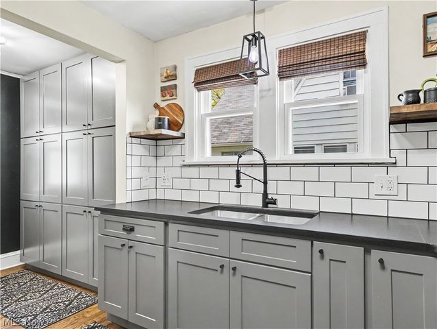 2323 Shaw Avenue, Cuyahoga Falls, OH 44223