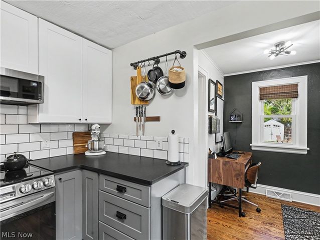 2323 Shaw Avenue, Cuyahoga Falls, OH 44223