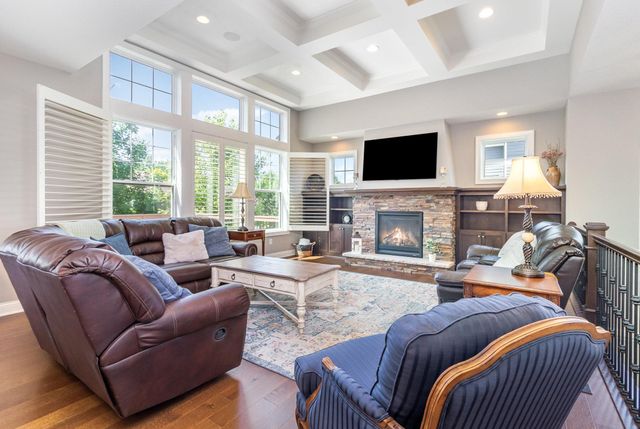 1621 Dutch Lake Drive, Minnetrista, MN 55364