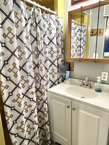 7002 MOUNT BRISTOL BOULEVARD NE 448, St Petersburg, FL 33702