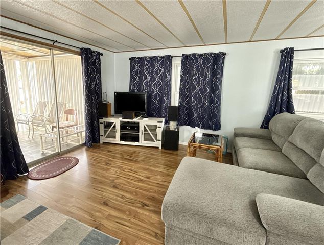 7002 MOUNT BRISTOL BOULEVARD NE 448, St Petersburg, FL 33702