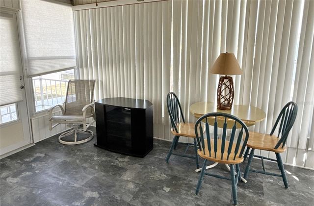 7002 MOUNT BRISTOL BOULEVARD NE 448, St Petersburg, FL 33702