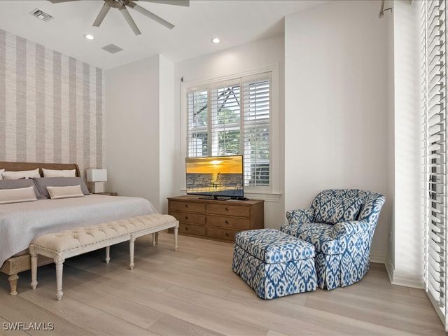 656 Hickory RD, Naples, FL 34108