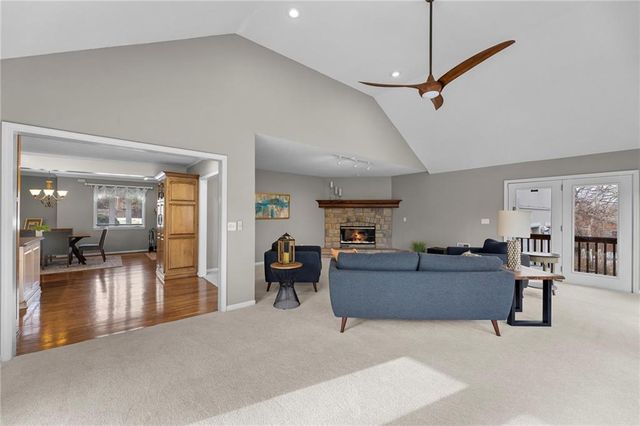 7725 Woodland Drive, Shawnee, KS 66218