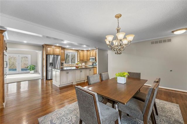 7725 Woodland Drive, Shawnee, KS 66218