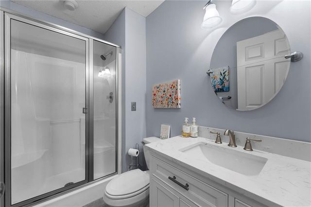 7725 Woodland Drive, Shawnee, KS 66218