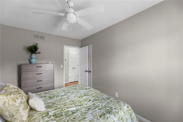 7725 Woodland Drive, Shawnee, KS 66218