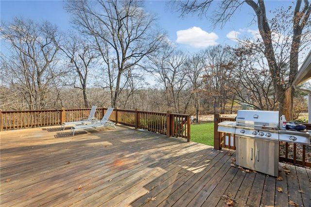 7725 Woodland Drive, Shawnee, KS 66218