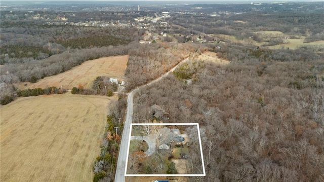 7725 Woodland Drive, Shawnee, KS 66218