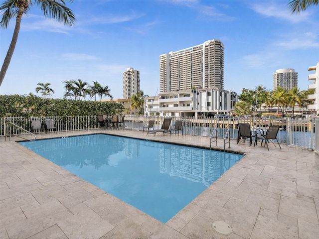 3601 NE 170th St 301, North Miami Beach, FL 33160