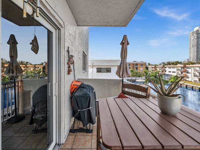 3601 NE 170th St 301, North Miami Beach, FL 33160