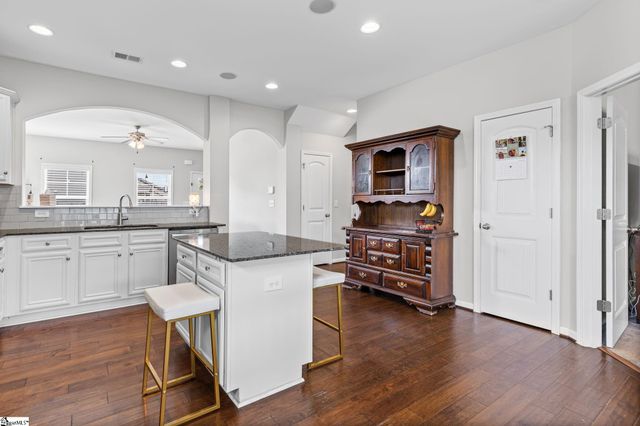 102 Dunsborough Drive, Simpsonville, SC 29680