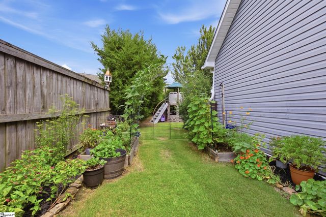 102 Dunsborough Drive, Simpsonville, SC 29680