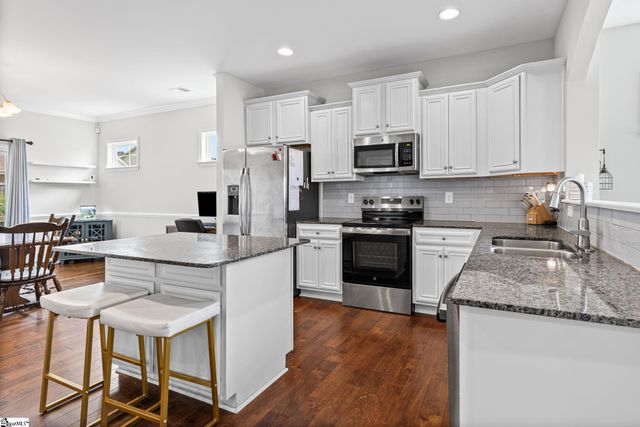 102 Dunsborough Drive, Simpsonville, SC 29680