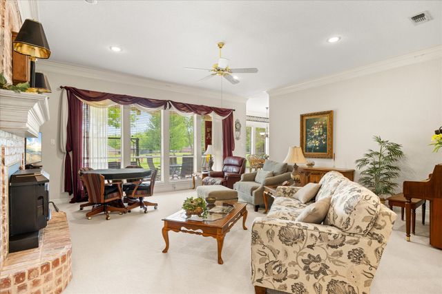 9611 Champions Drive, Granbury, TX 76049