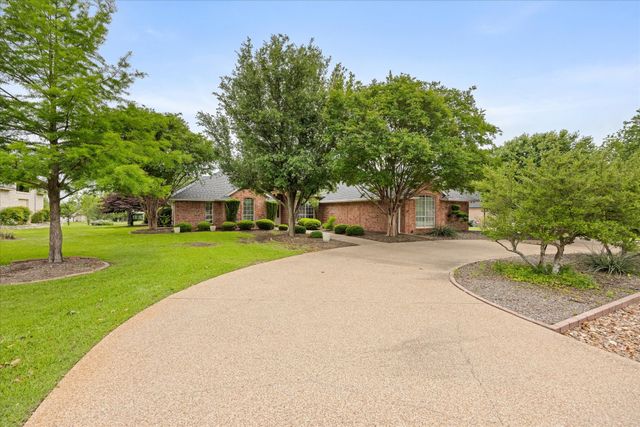 9611 Champions Drive, Granbury, TX 76049