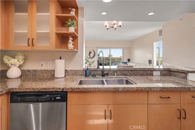 13700 Marina Pointe Drive 816, Marina Del Rey, CA 90292