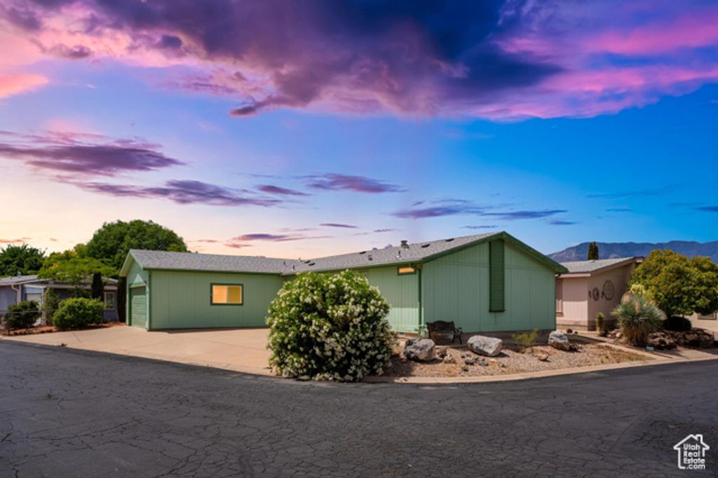 39 N 3850 W, Hurricane, UT 84737