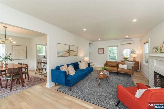 22 Euclid Place, Montclair, NJ 07042