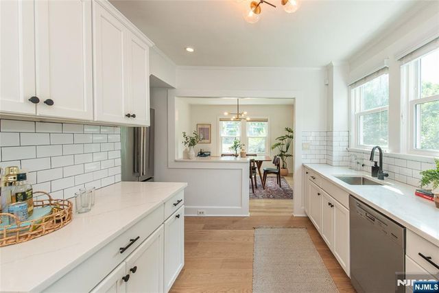 22 Euclid Place, Montclair, NJ 07042