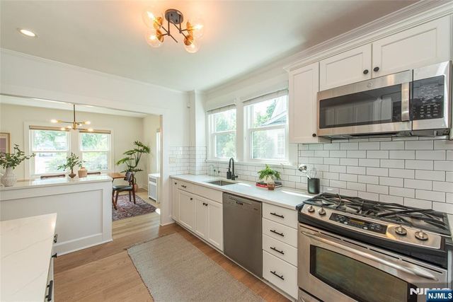 22 Euclid Place, Montclair, NJ 07042