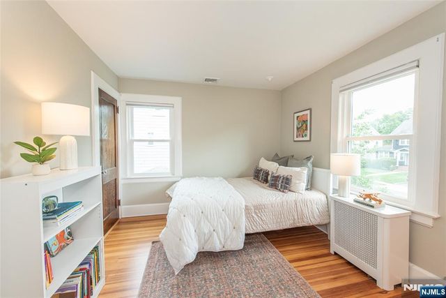 22 Euclid Place, Montclair, NJ 07042