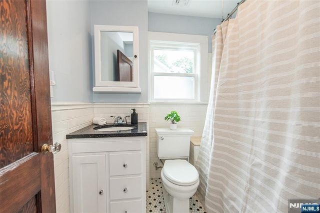22 Euclid Place, Montclair, NJ 07042