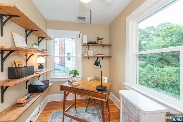 22 Euclid Place, Montclair, NJ 07042