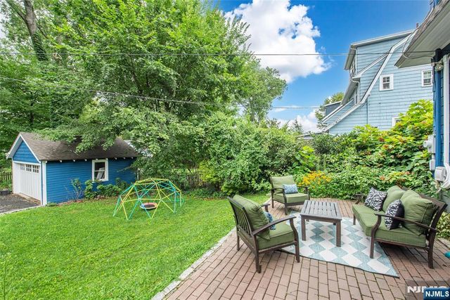 22 Euclid Place, Montclair, NJ 07042